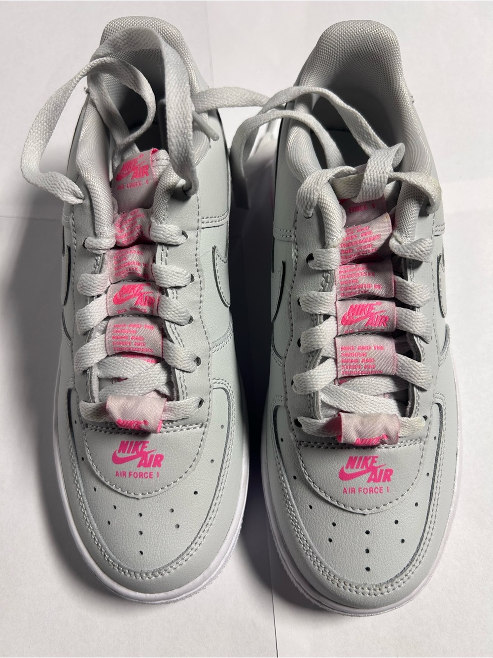 NWOT Nike Air Force 1 LV8 3 (GS) Photon Dust / Digital Pink Size 3.5Y, Womenโs 5
